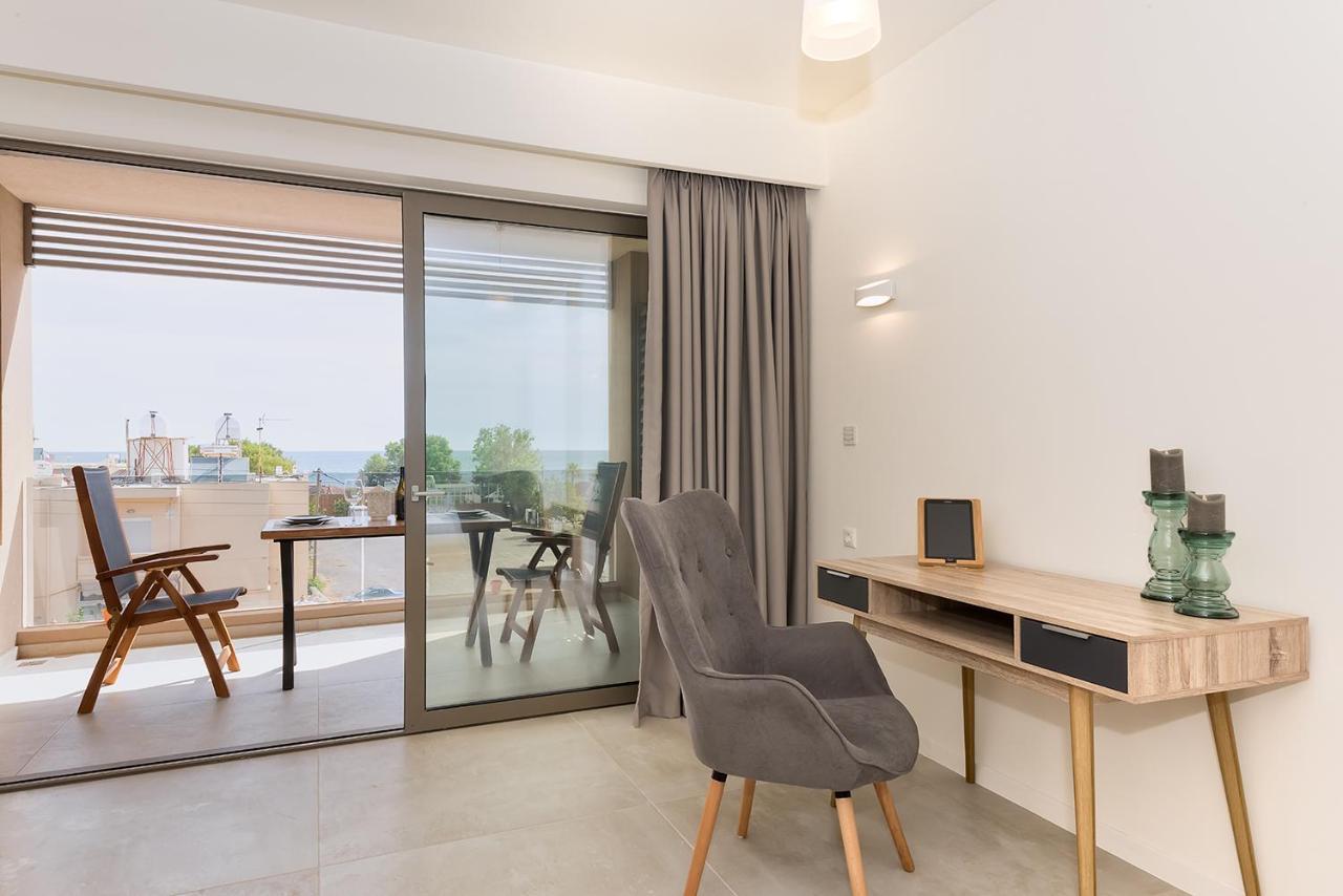 Lilium Luxury Suites Agia Marina Dış mekan fotoğraf