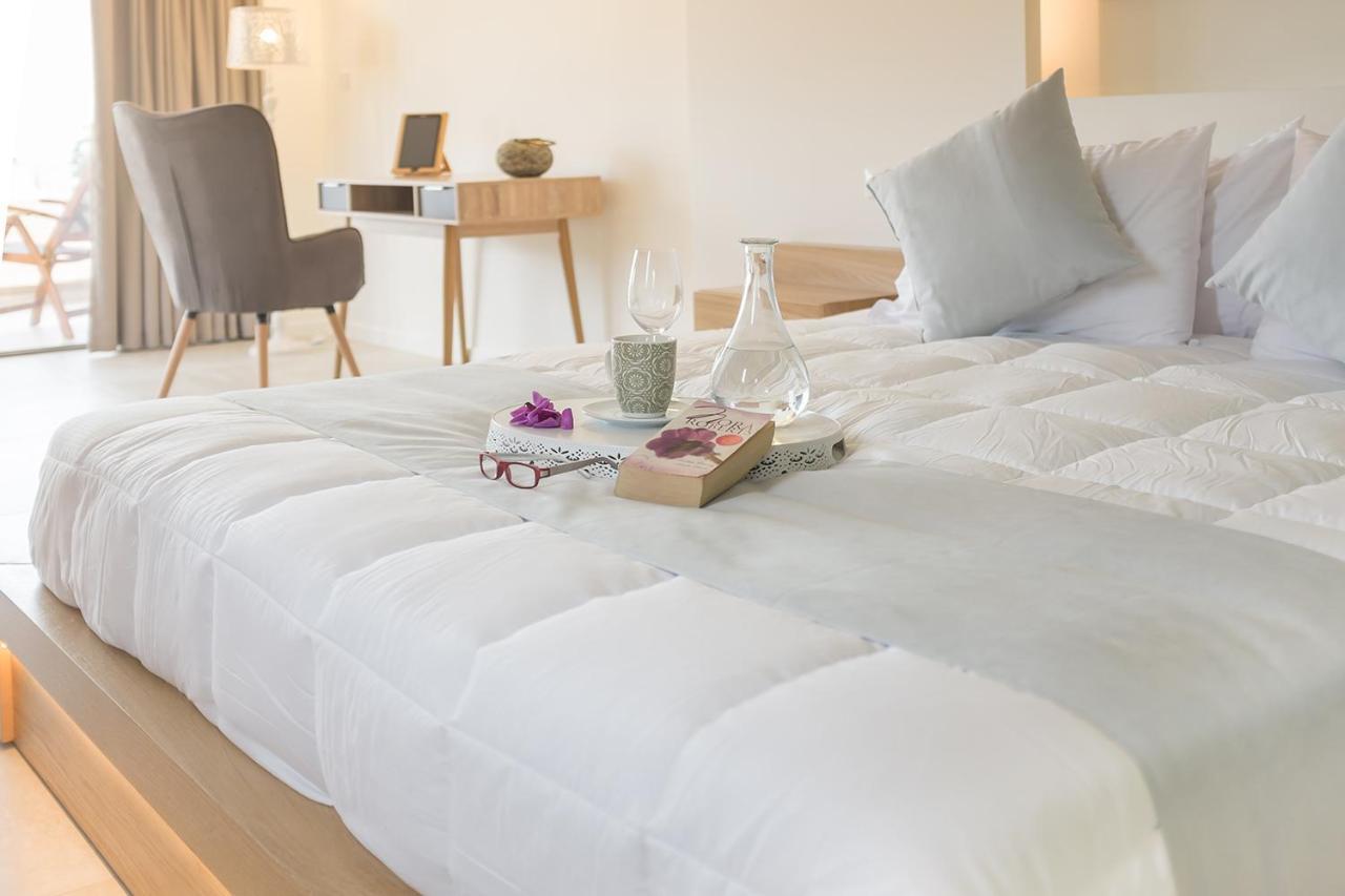 Lilium Luxury Suites Agia Marina Dış mekan fotoğraf