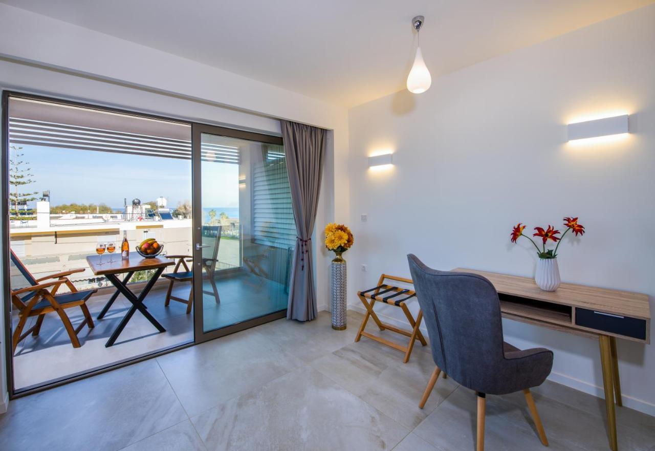 Lilium Luxury Suites Agia Marina Dış mekan fotoğraf