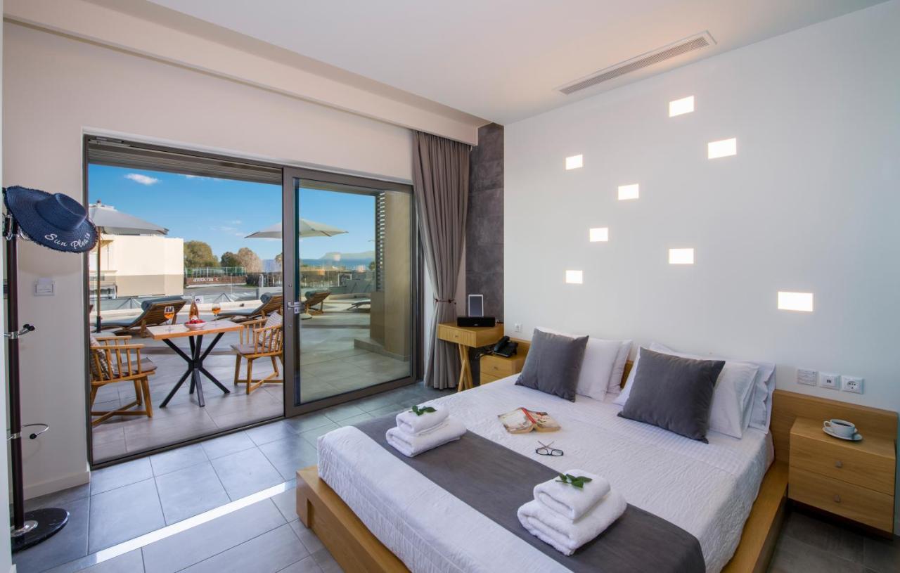 Lilium Luxury Suites Agia Marina Dış mekan fotoğraf