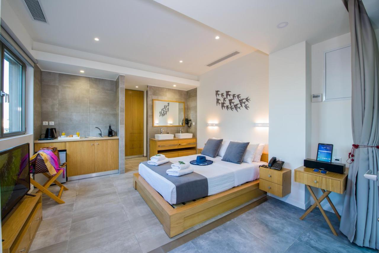 Lilium Luxury Suites Agia Marina Dış mekan fotoğraf